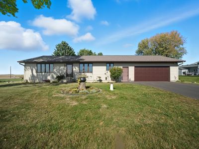 706 Highland Dr, Winthrop, MN, 55396