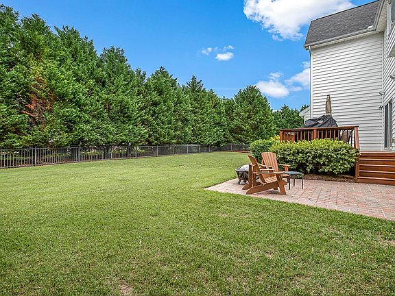 5th image of 1501 Grayscroft Dr