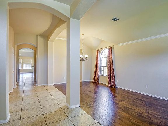 3rd image of 13401 Bavarian Dr