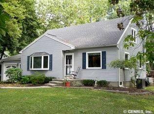 124 Country Ln, Penfield, NY 14526