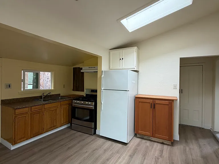 663 Charles St #C — Photo 5