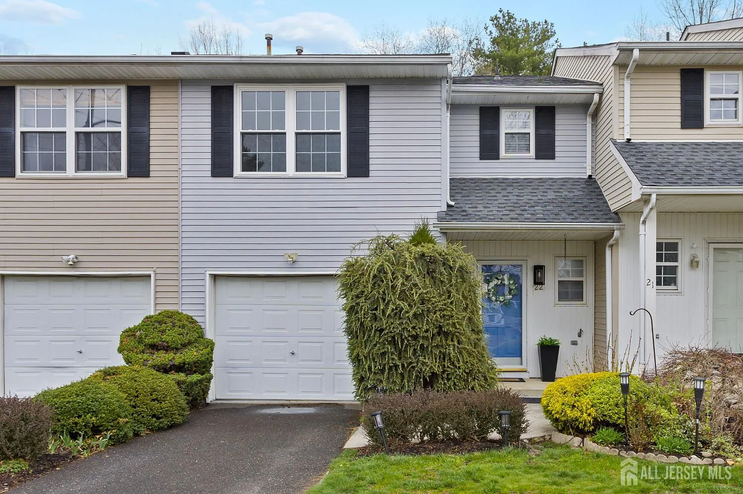 22 Scotto Pl photo 1