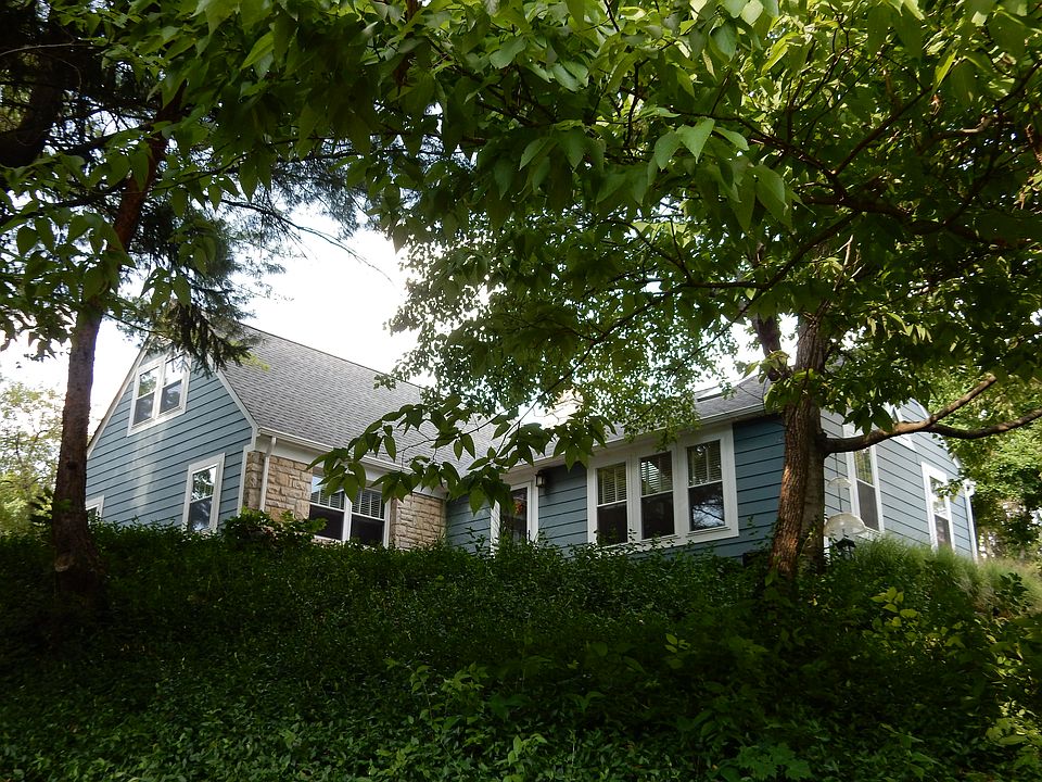Picturesque cape cod-style 