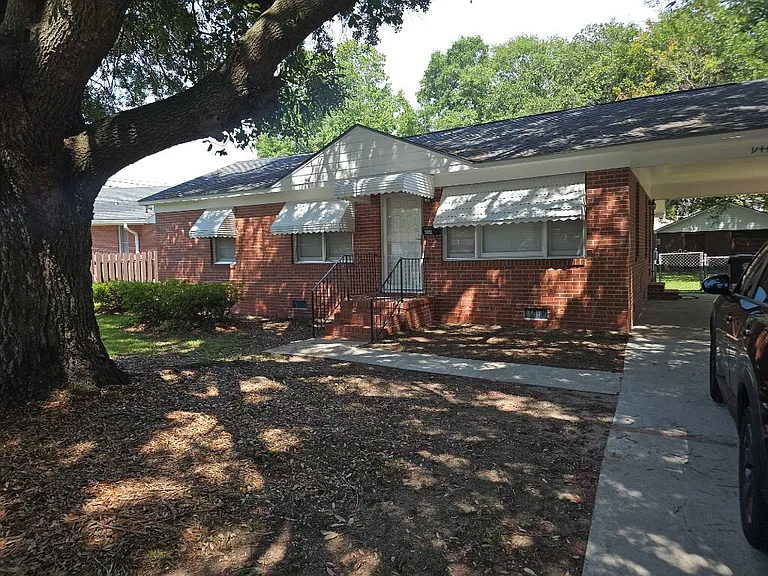 1144 Crull Dr — Photo 1