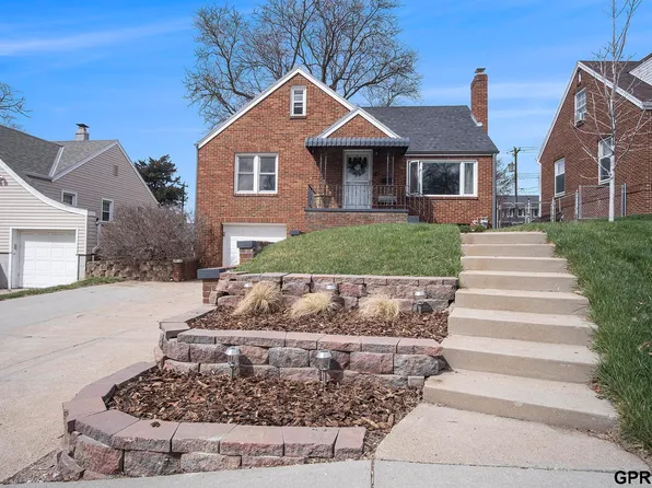 3272 Vinton St, Omaha, NE 68105