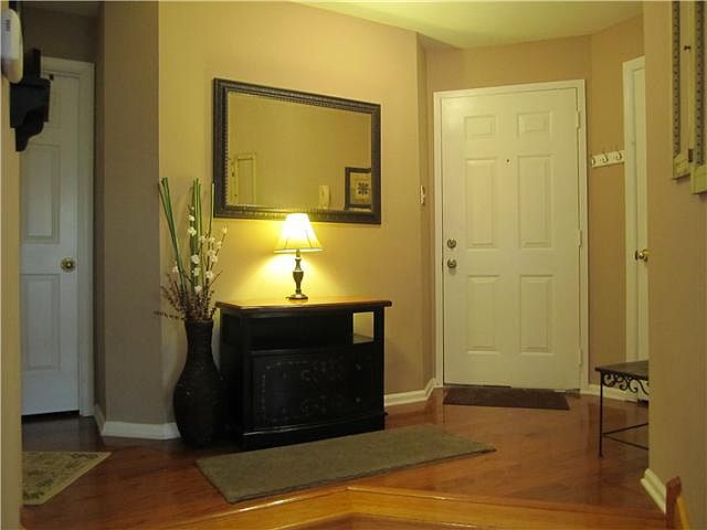 1st image of 5200 Diana Dr #207