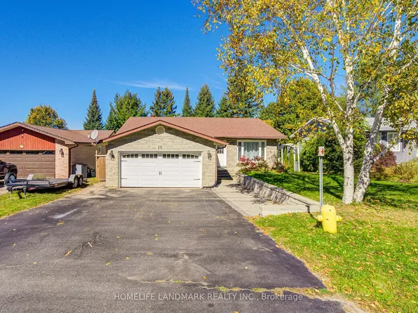 19 Southdale Dr, Huntsville, ON P1H 1T6