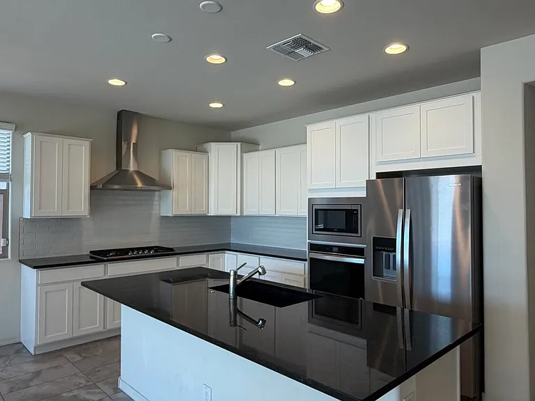 8529 S 67th Dr — Photo 21