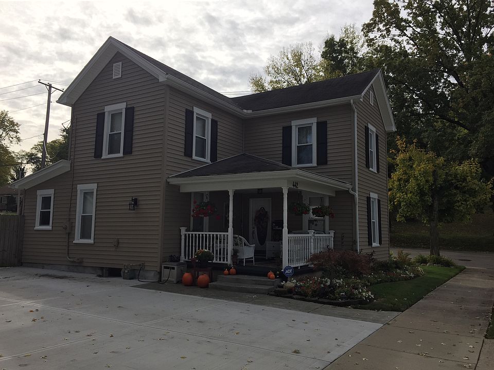 1st image of 442 S 5th St