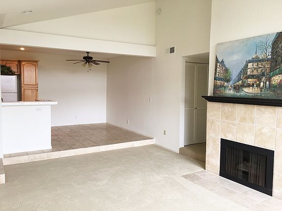 Vaulted ceilings & Fireplace