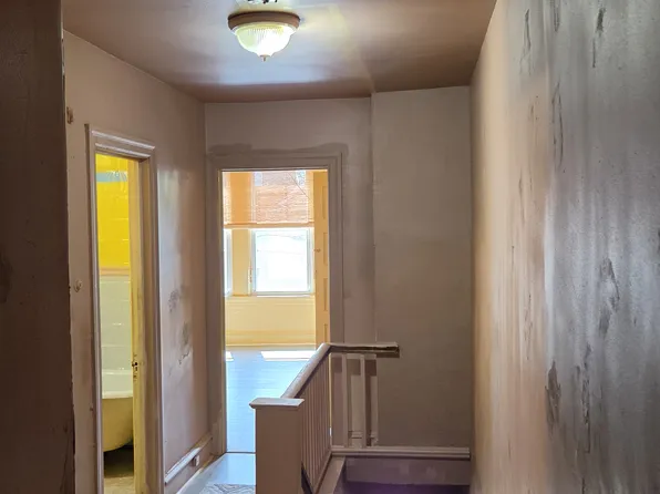 219 W Mentor St Floor 2, Philadelphia, PA 19120