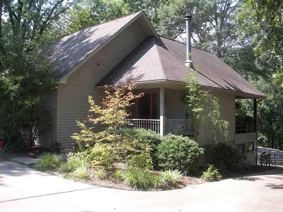 2nd image of 2662 Edgewood Dr