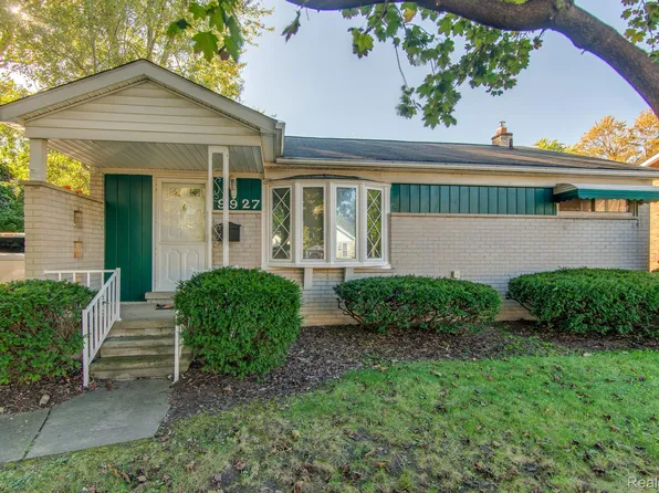 9927 Milburn St, Livonia, MI 48150