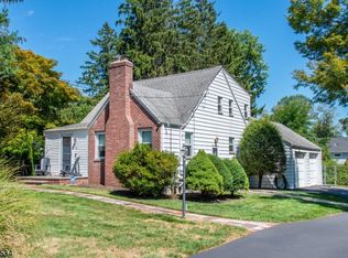 44 Cedar Rd, Watchung, NJ 07069
