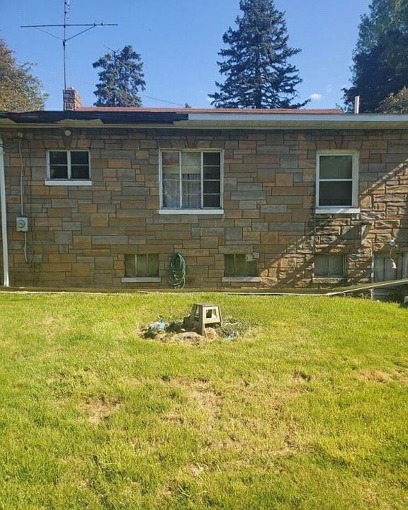 2nd image of 1640 Shady Dr