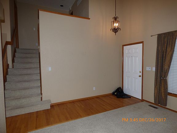 Living room, stairs to bedrooms