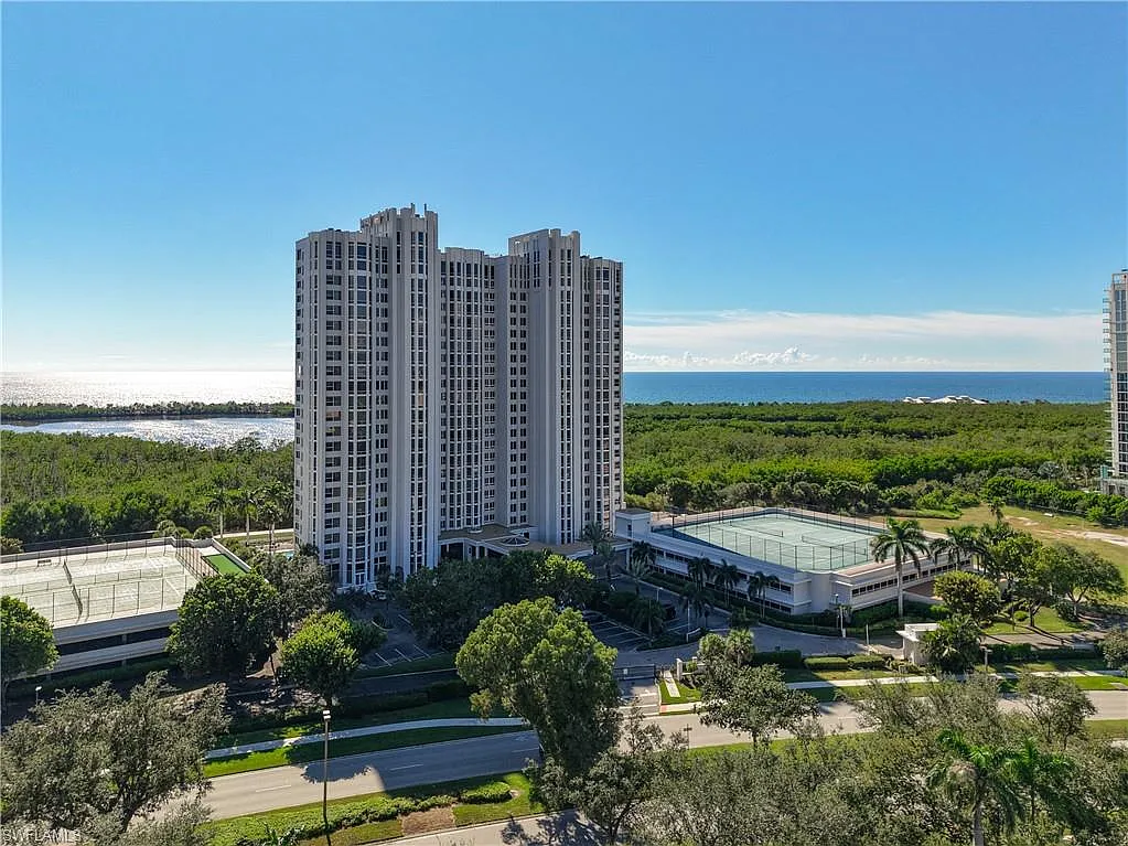 Building Photo - 6849 Grenadier Blvd #1203
