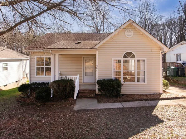 6204 Carver Blvd, Charlotte, NC 28269