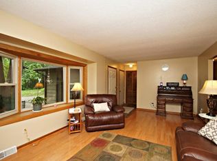 16940 Kenwood Trl, Lakeville, MN 55044