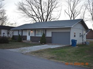 495 Smith St, Pea Ridge, AR 72751