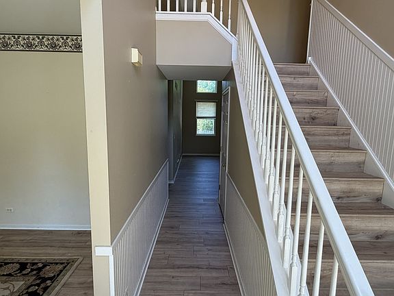 4th image of 575 Capital Ln