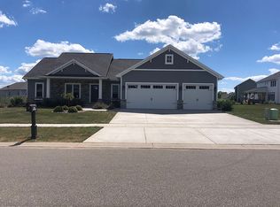 W5721 Jochmann Dr, Appleton, WI 54915