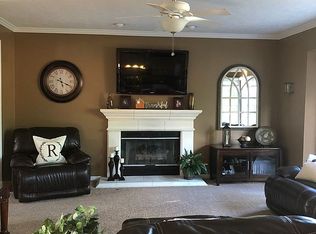 23 Waterside Cir, Bloomington, IL 61704