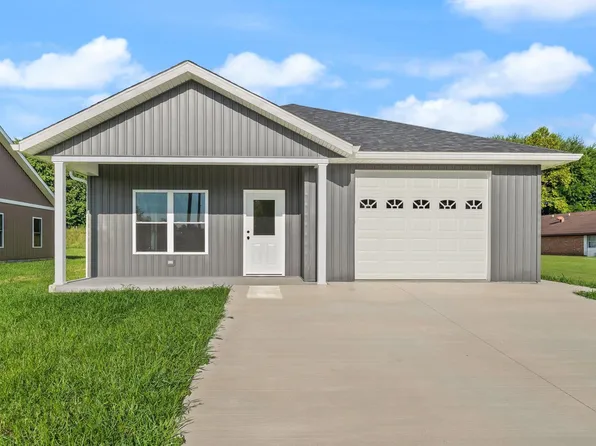 219 Poplar St, Loogootee, IN 47553