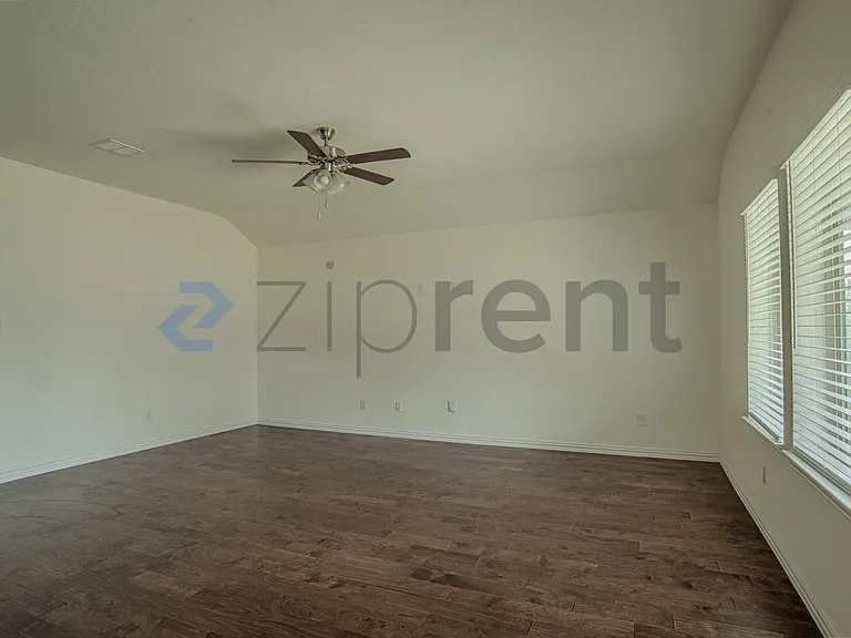 3412 Riverlawn Dr — Photo 5