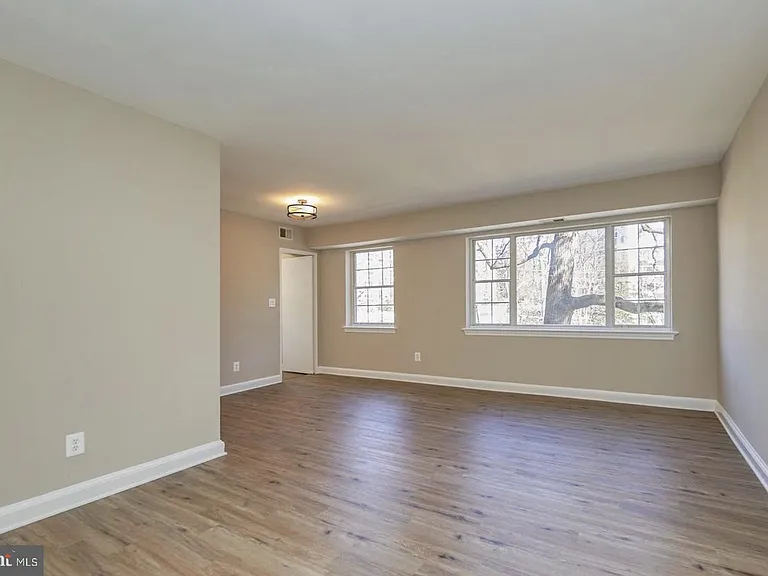 1322 Fort Myer Dr #912 — Photo 3