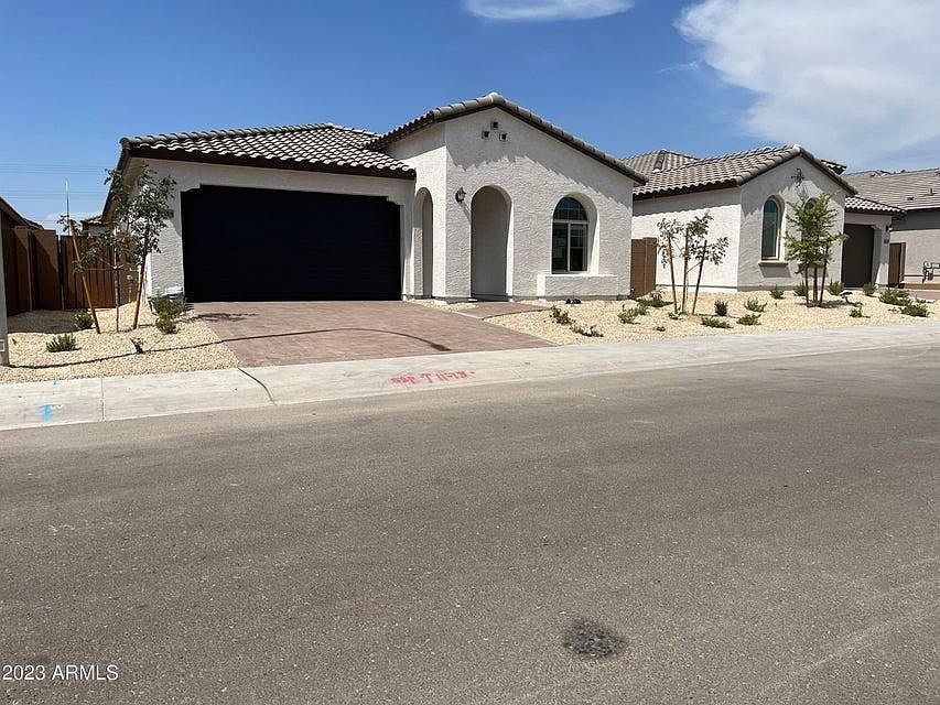 1st image of 11148 W Parkway Dr