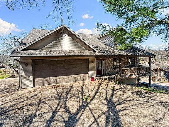 2nd image of 27 Tamworth Cir