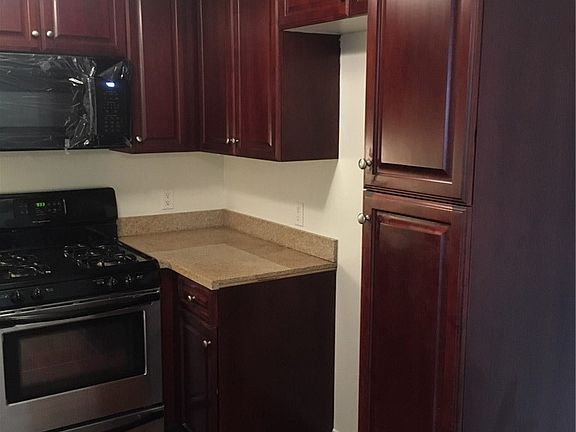 4th image of 5510 Owensmouth Ave APT 220
