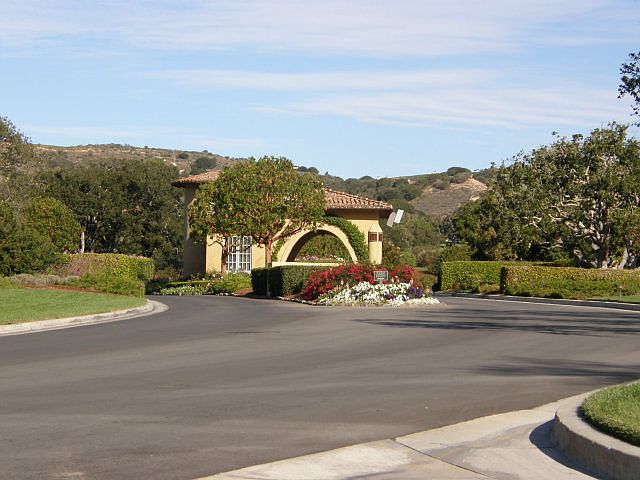 2nd image of 405 Oso Doro Ct