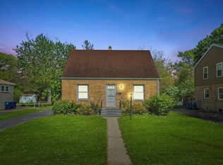 273 S Warrington Rd, Des Plaines, IL 60016