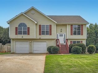 1091 Foxchase Dr, McDonough, GA 30253