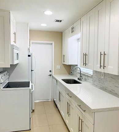 3rd image of 2708 NE 32nd St APT 2