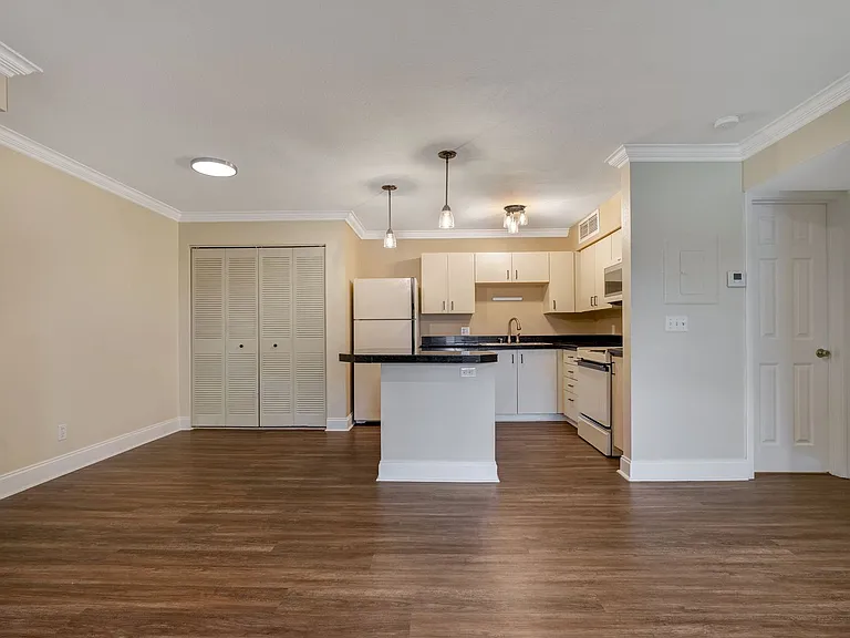 370 Lake Tahoe Ct #202 — Photo 7
