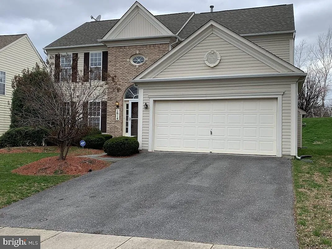 4 bed, 3.5 bath, 3500 sqft, $4,000 — Photo 1
