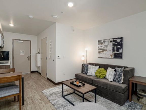 4th image of 202-7798 Starling Dr #202