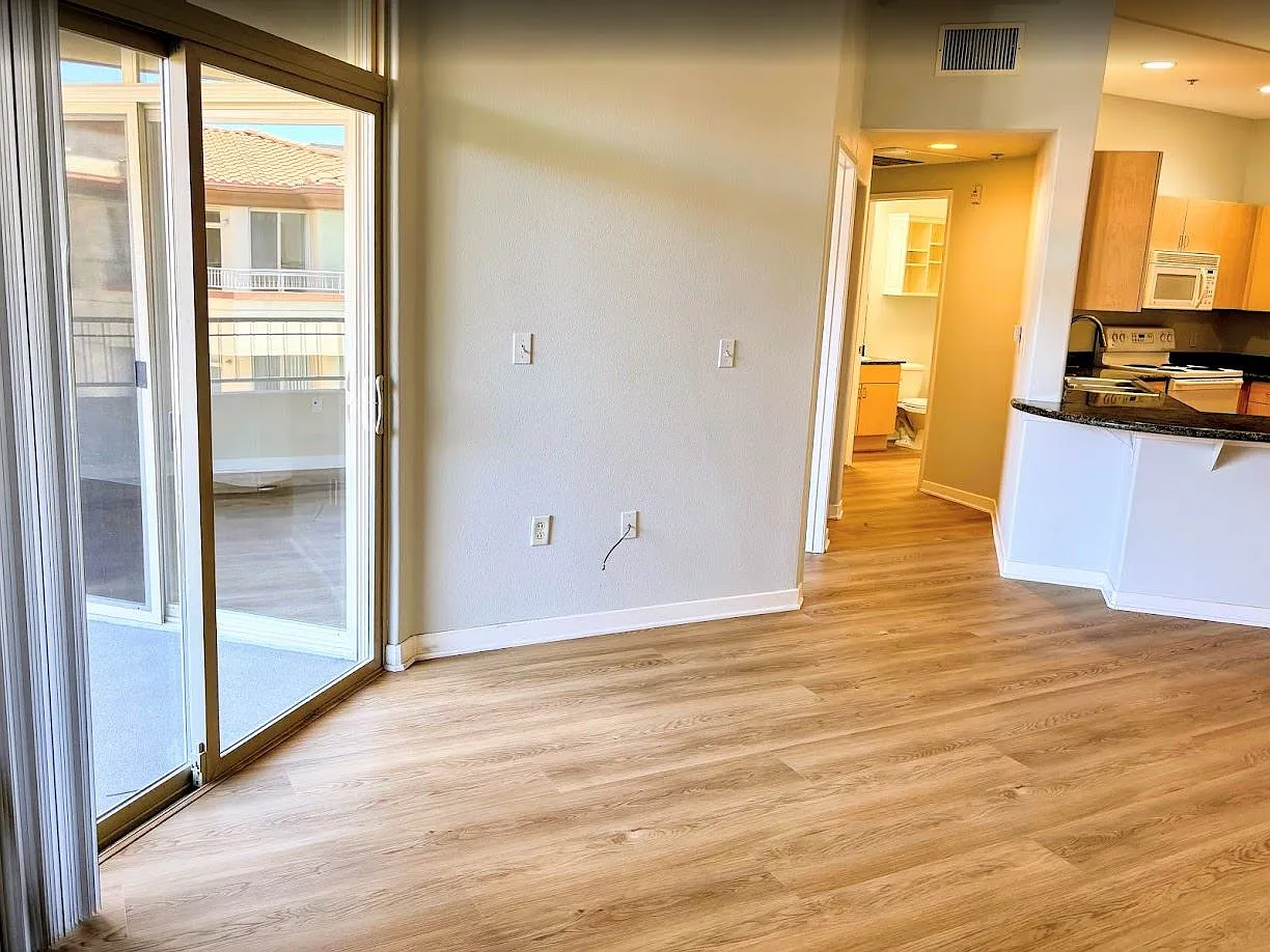 1 bed, 721 sqft, $2,595 — Photo 4