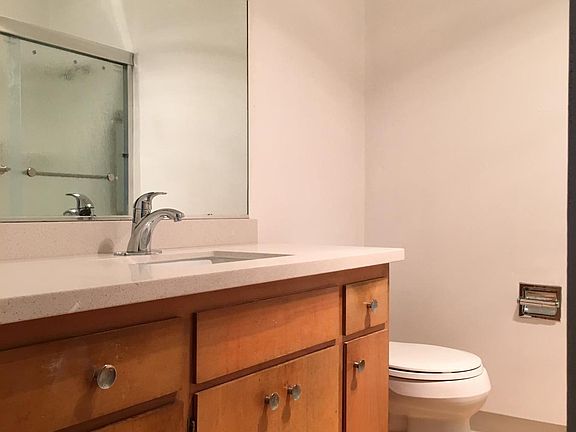 5th image of 532 Bancroft Ave APT 102