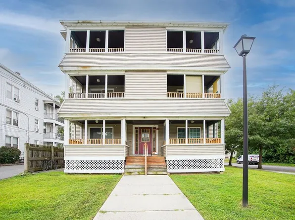 143 Skeele St APT 2L, Chicopee, MA 01013
