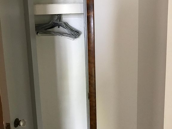 5th image of 345 E Lakeview Ave