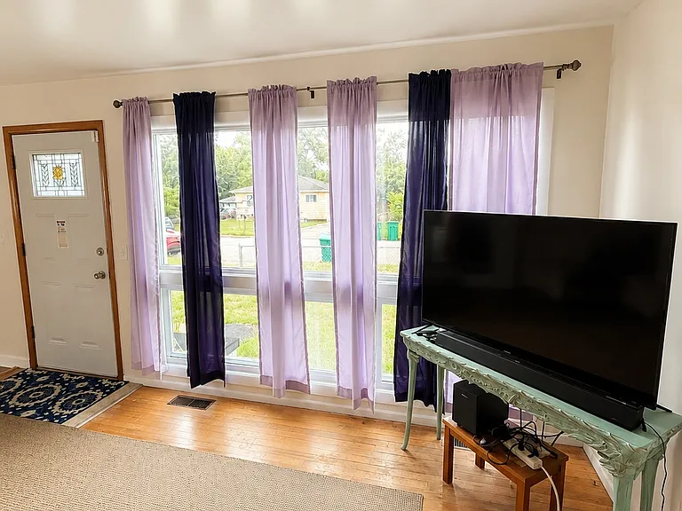 70 Devonshire Rd — Photo 4