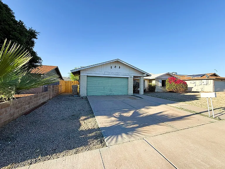 5208 W Calavar Rd — Photo 38