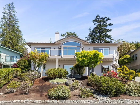 2005 Bradley Drive, Anacortes, WA 98221