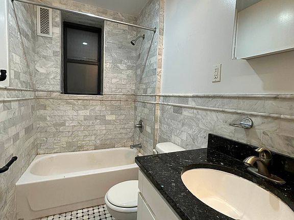 4th image of 327 W 35th St #2B