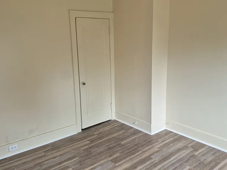 3116 Grover St — Photo 11