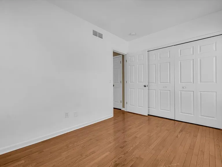1407 E Forteen Mile Rd #2 — Photo 17